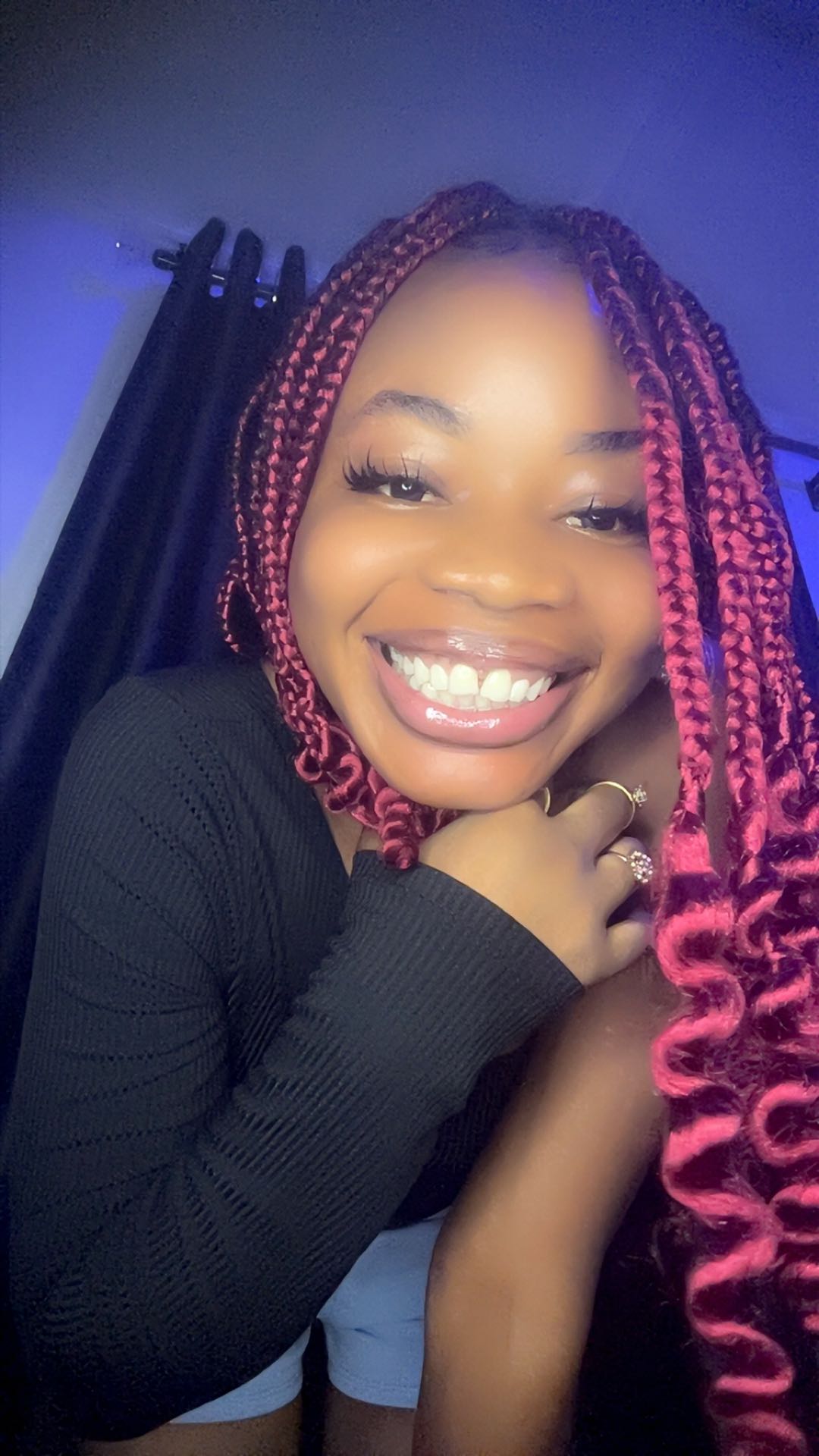 Ñora from Nigeria, online for a 1v1 video chat on Mixu